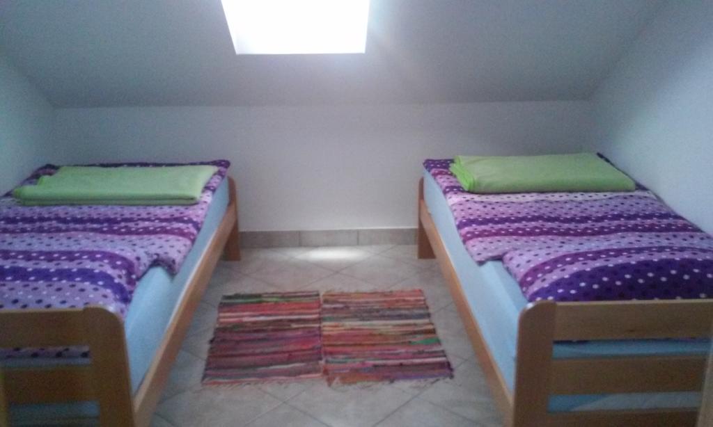 Apartment Laura Gračac Eksteriør billede